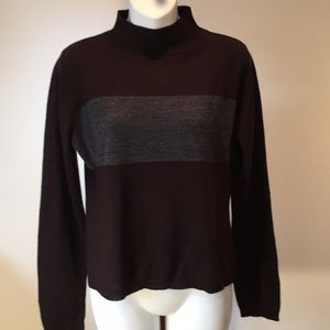 Simple and Sophisticated Harve Bernard sweater